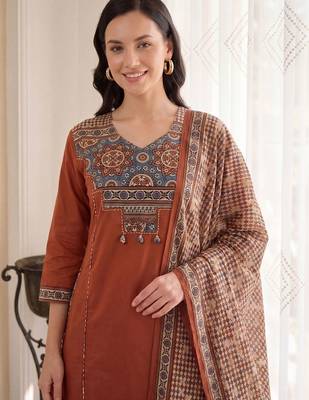 Women Ethnic Motifs Embroidered Regular Thread Work Pure Cotton Kurta with Trousers & With Dupatta 2