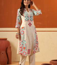Women Printed Regular Kurta with Trousers