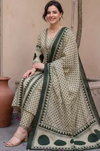 Women Printed Regular Pure Cotton Kurta with Trousers & With Dupatta