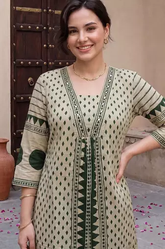 Women Printed Regular Pure Cotton Kurta with Trousers & With Dupatta