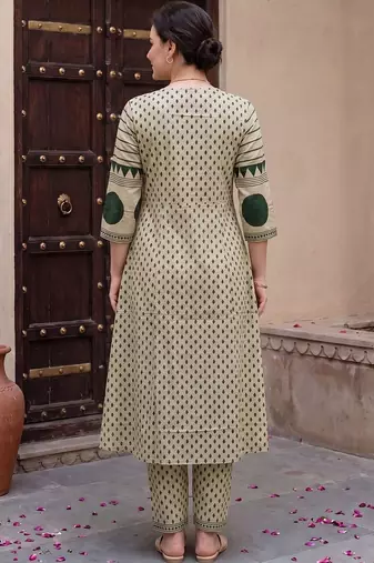 Women Printed Regular Pure Cotton Kurta with Trousers & With Dupatta