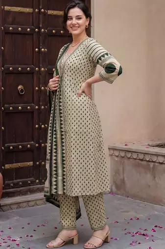 Women Printed Regular Pure Cotton Kurta with Trousers & With Dupatta