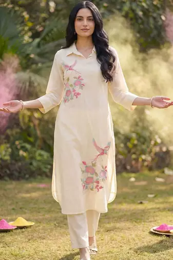 Women Floral Embroidered Regular Thread Work Kurta with Trousers