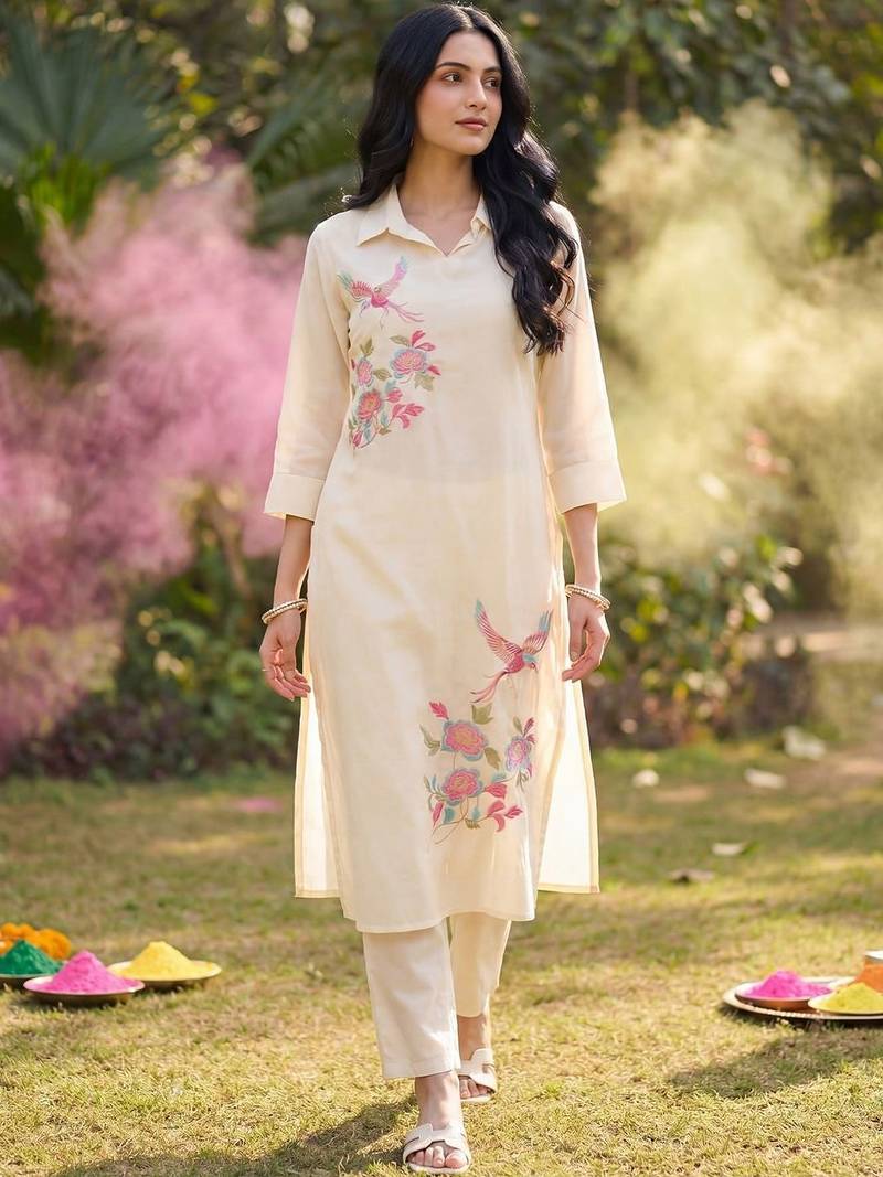 Women Floral Embroidered Regular Thread Work Kurta with Trousers