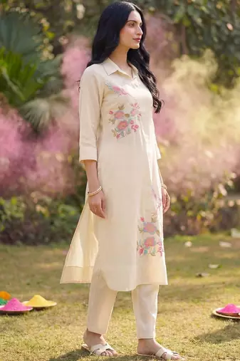 Women Floral Embroidered Regular Thread Work Kurta with Trousers