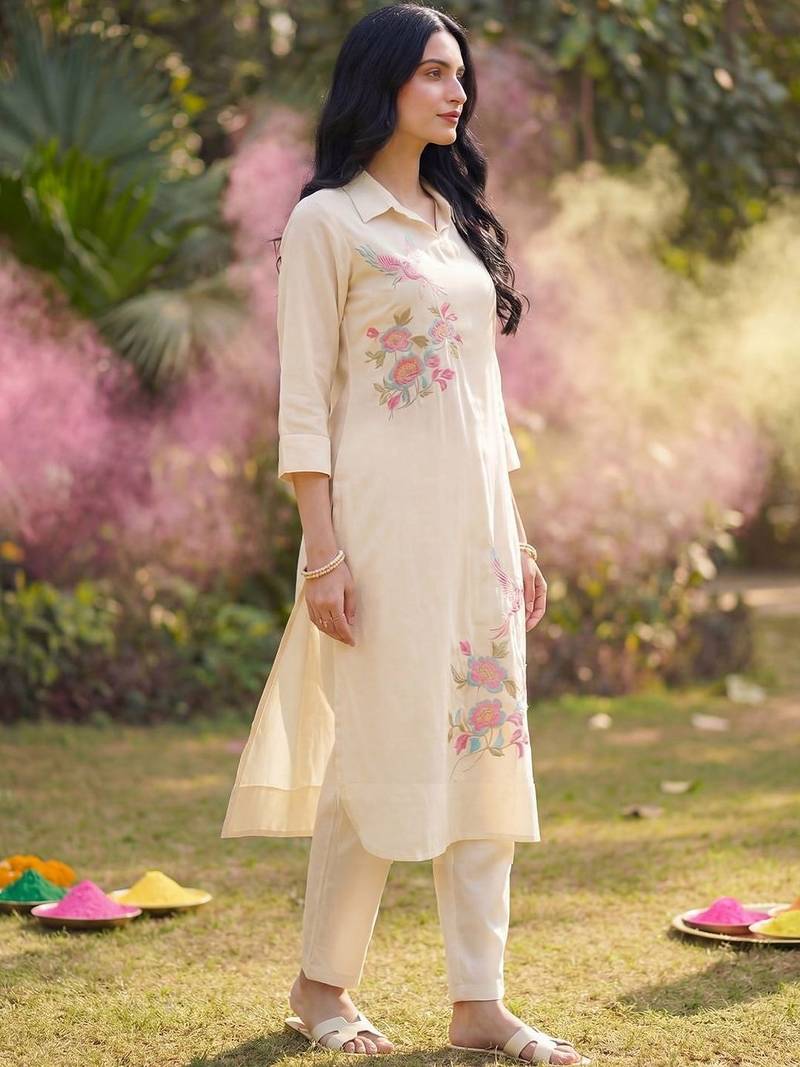 Women Floral Embroidered Regular Thread Work Kurta with Trousers