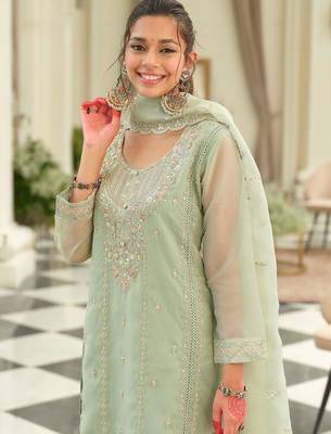 Ethnic Motifs Embroidered Sequinned Kurta With Trousers & Dupatta 2