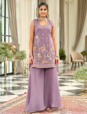 Women Floral Embroidered Kurta with Palazzos & Dupatta 1