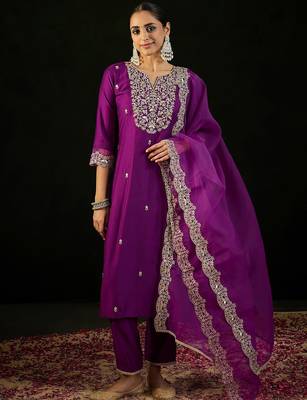 Notched Neck Floral Embroidered Liva Kurta with Trouser & Dupatta 1