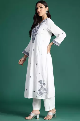 Floral Embroidered Thread Work Pure Cotton Kurta with Trousers & With Dupatta