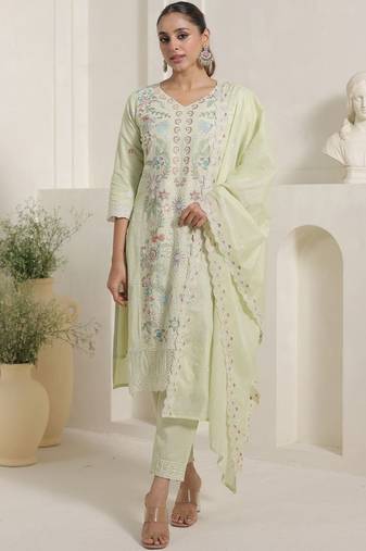 Women Floral Embroidered Thread Work Pure Cotton Kurta with Trousers & Dupatta