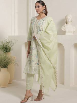 women floral embroidered thread work  cotton kurta with trousers & dupatta 3