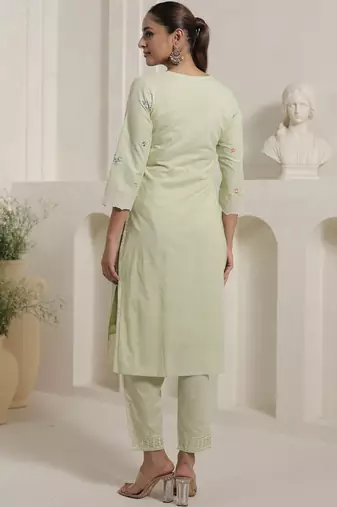 Women Floral Embroidered Thread Work Pure Cotton Kurta with Trousers & Dupatta