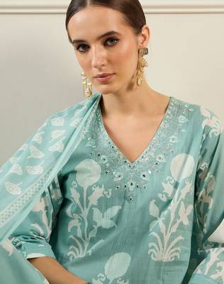 Women Floral Printed Regular Mirror Work Pure Cotton Kurta with Trousers & With Dupatta 5