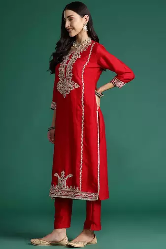 Ethnic Motifs Embroidered Kurta with Trousers & With Dupatta