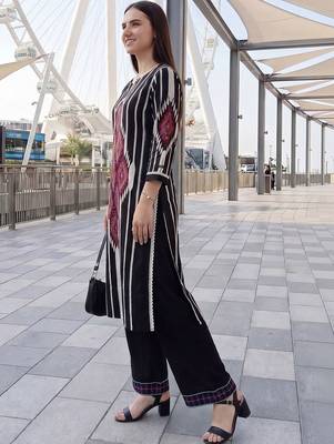 Women Printed Regular Pure Cotton Kurta with Palazzos 3