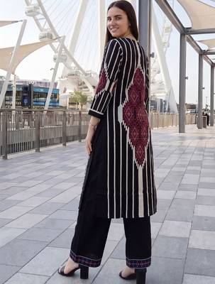 Women Printed Regular Pure Cotton Kurta with Palazzos 4
