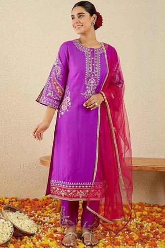 Floral Yoke Design Round Neck Thread Work Straight Kurta & Dupatta with Trousers