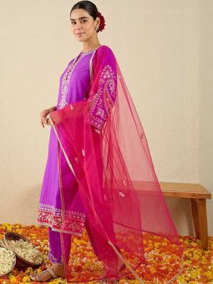 Floral Yoke Design Round Neck Thread Work Straight Kurta & Dupatta with Trousers 3