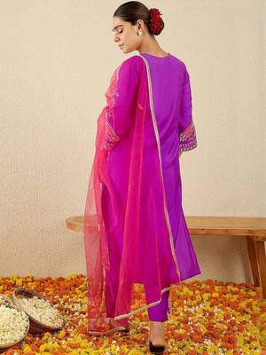 Floral Yoke Design Round Neck Thread Work Straight Kurta & Dupatta with Trousers 4