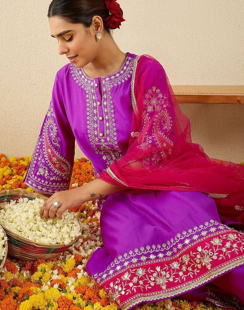 Floral Yoke Design Round Neck Thread Work Straight Kurta & Dupatta with Trousers