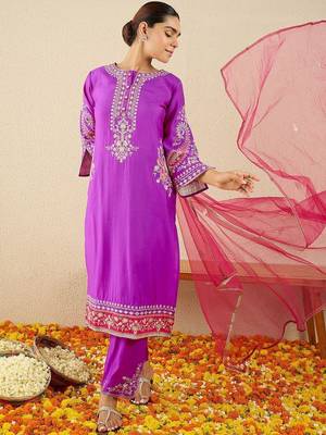 Floral Yoke Design Round Neck Thread Work Straight Kurta & Dupatta with Trousers 6