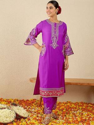Floral Yoke Design Round Neck Thread Work Straight Kurta & Dupatta with Trousers 7