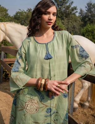 Women Floral Printed Regular Pure Cotton A-Line Kurta with Trousers 2
