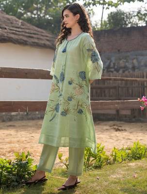 Women Floral Printed Regular Pure Cotton A-Line Kurta with Trousers 5