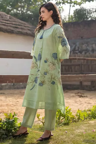 Women Floral Printed Regular Pure Cotton A-Line Kurta with Trousers