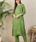 Floral Embroidered Round Neck Thread Work Straight Kurta & Trousers