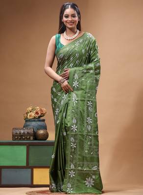 green silk blend stitch saree with offwhite hand-embroidered floral pallu 1
