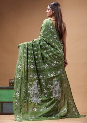 green silk blend stitch saree with offwhite hand-embroidered floral pallu 3
