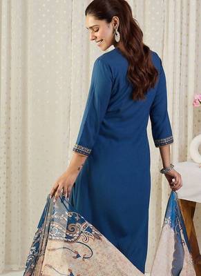 Ethnic Motifs Embroidered V-Neck Thread Work Kurta With Trousers & Dupatta 3