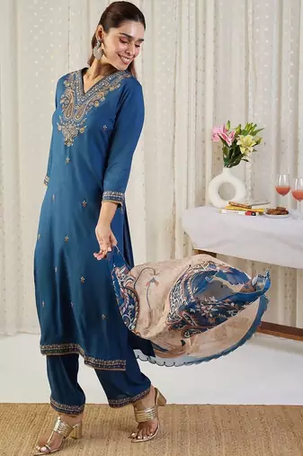 Ethnic Motifs Embroidered V-Neck Thread Work Kurta With Trousers & Dupatta