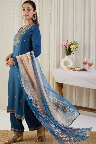 Ethnic Motifs Embroidered V-Neck Thread Work Kurta With Trousers & Dupatta