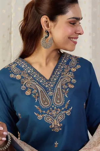 Ethnic Motifs Embroidered V-Neck Thread Work Kurta With Trousers & Dupatta