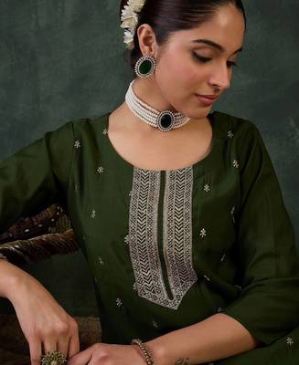 Women Ethnic Motifs Embroidered Kurta with Trousers & Dupatta 3