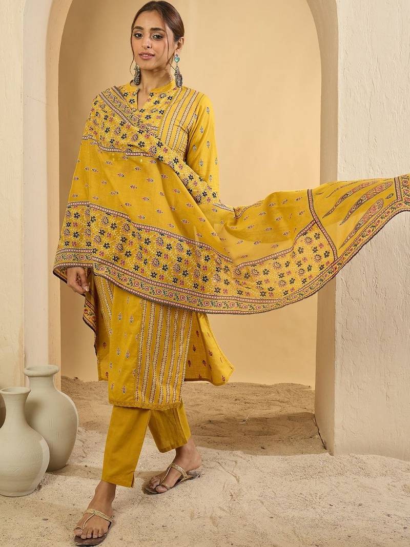 Women Ethnic Motifs Printed Regular Pure Cotton Kurta with Trousers & With Dupatta