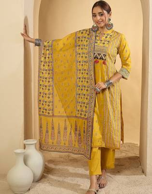 Women Ethnic Motifs Printed Regular Pure Cotton Kurta with Trousers & With Dupatta 4