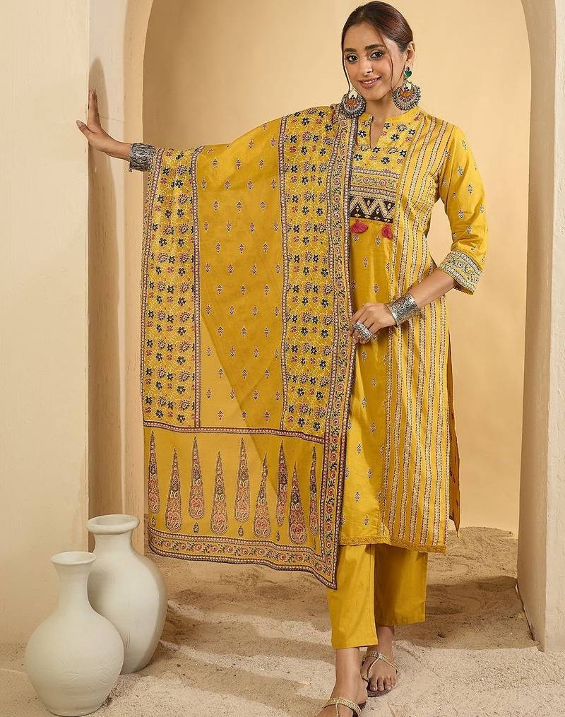 Women Ethnic Motifs Printed Regular Pure Cotton Kurta with Trousers & With Dupatta