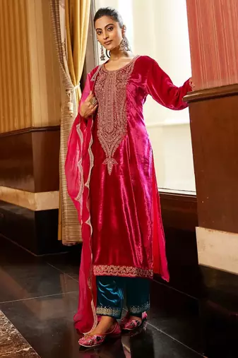 Women Ethnic Motifs Embroidered Regular Sequinned Velvet Kurta with Trousers & With Dupatta