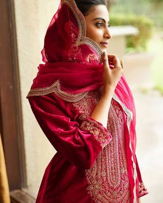 Women Ethnic Motifs Embroidered Regular Sequinned Velvet Kurta with Trousers & With Dupatta 5