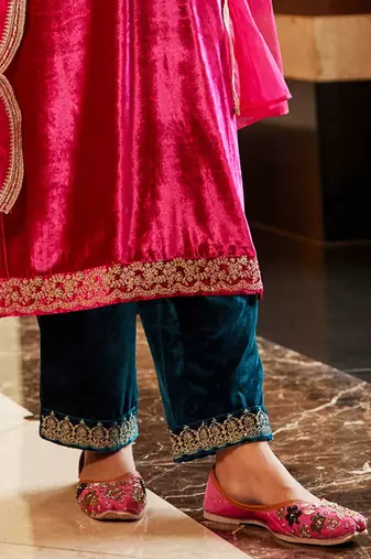 Women Ethnic Motifs Embroidered Regular Sequinned Velvet Kurta with Trousers & With Dupatta