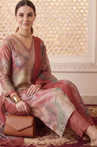 Women Dyed Regular Thread Work Kurta with Trousers & With Dupatta