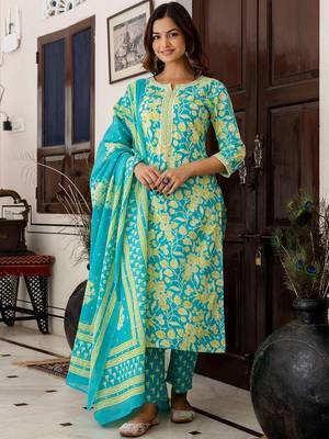 Women Floral Printed Regular Pure Cotton Kurta with Trousers & With Dupatta 1