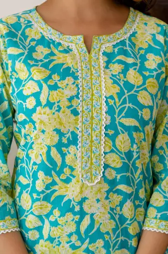 Women Floral Printed Regular Pure Cotton Kurta with Trousers & With Dupatta
