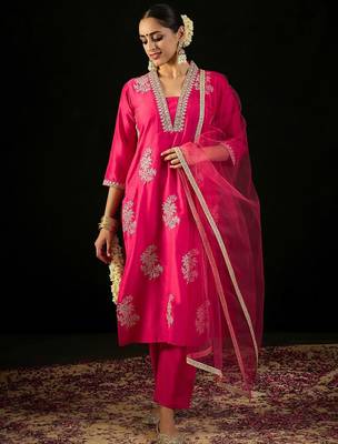 V Neck Ethnic Motifs Embroidered Sequinned Kurta with Trouser & Dupatta 1