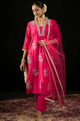 V Neck Ethnic Motifs Embroidered Sequinned Kurta with Trouser & Dupatta