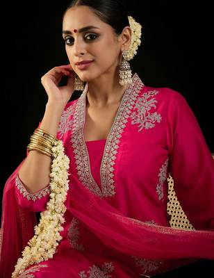 V Neck Ethnic Motifs Embroidered Sequinned Kurta with Trouser & Dupatta 3